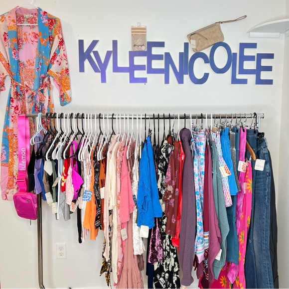 FREE PEOPLE PREMIUM & GIVEAWAYS🔥🎉 - Picture 6 of 7